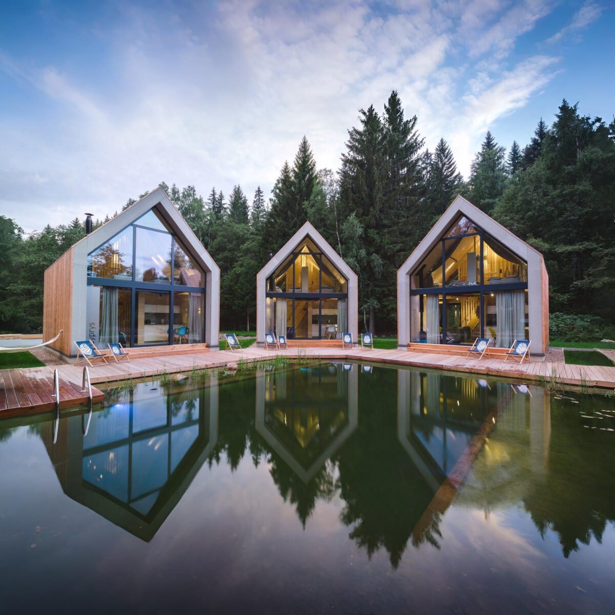 Nhà lắp ghép homestay mái chữ A có gác lửng kèm toilet diện tích 34m2